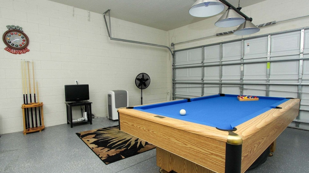 6-bedroom 2505