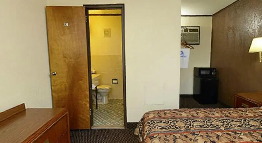 Americas Best Value Inn Hannibal