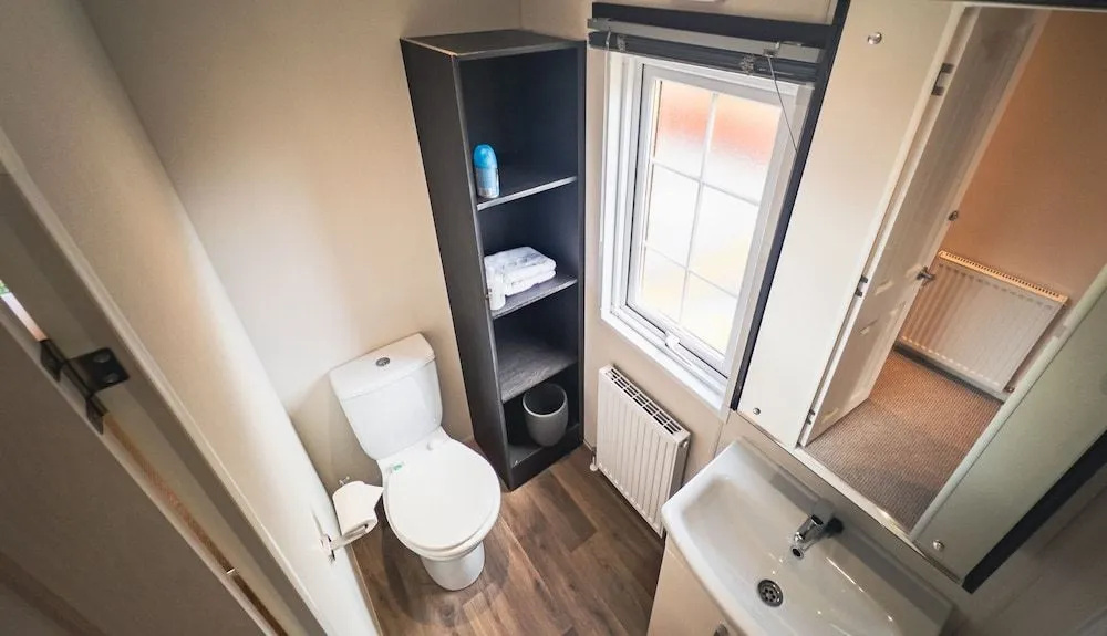 Angie\s Haven, Superb 2 Bedroom Lodge with Hot Tub - Sleeps 6 - Felmoor Park