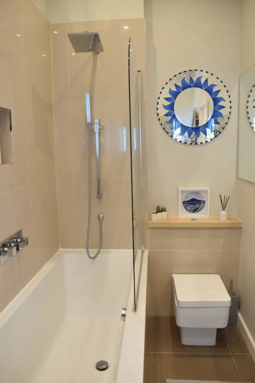 Modern 2 Bedroom Maisonette