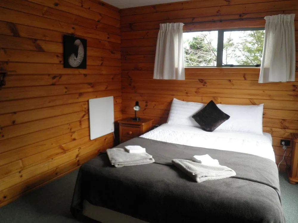 Forest Peak Motel