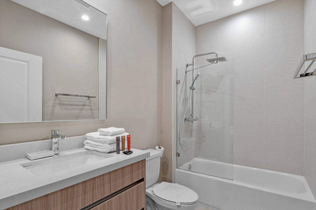 4 Bedrooms 45 Bathrooms Magic Village 7466 Bd
