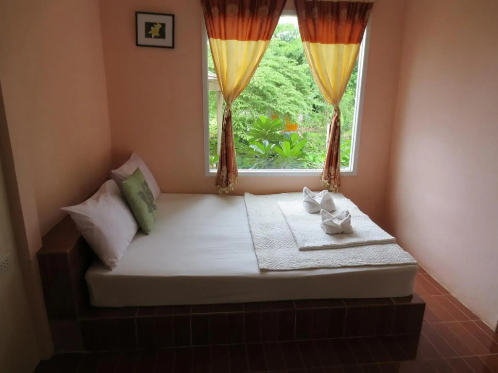 Baan Ton Nam Resort