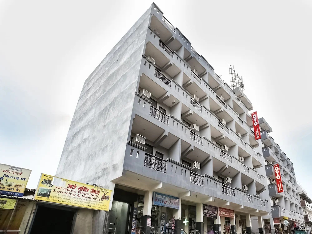 OYO Flagship 30197 Noida Sector 43