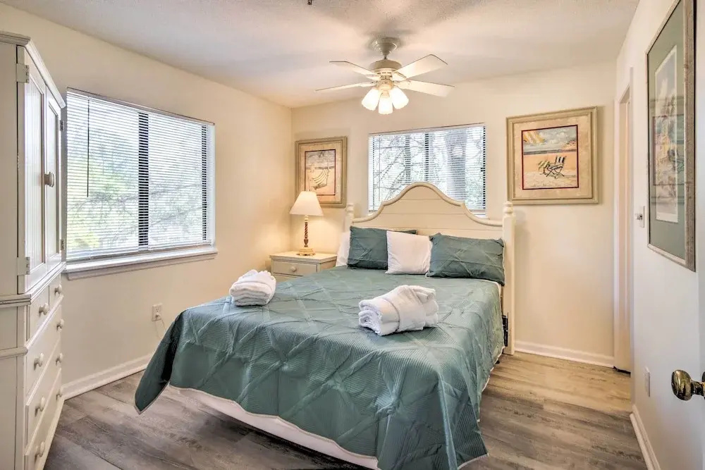 Hilton Head Condo: Pool, Hot Tub & Tennis Access!