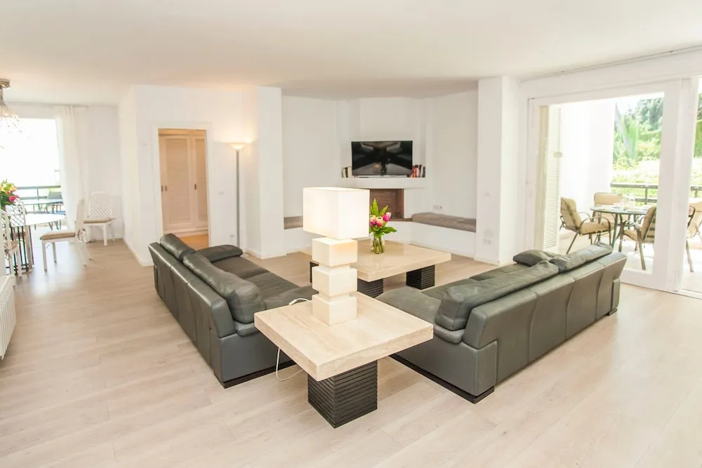 Monteros Beach Flat