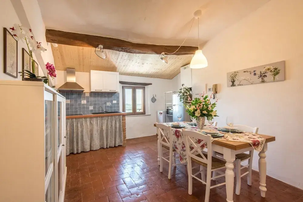 Apartment in the Heart of Radicondoli With Views Over the Hills and Wi-fi