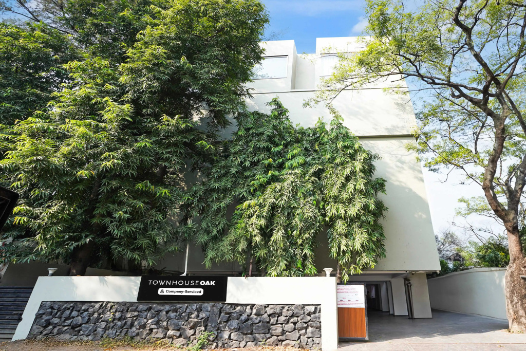 Townhouse Oak Ramdaspeth KRIMS Hospital
