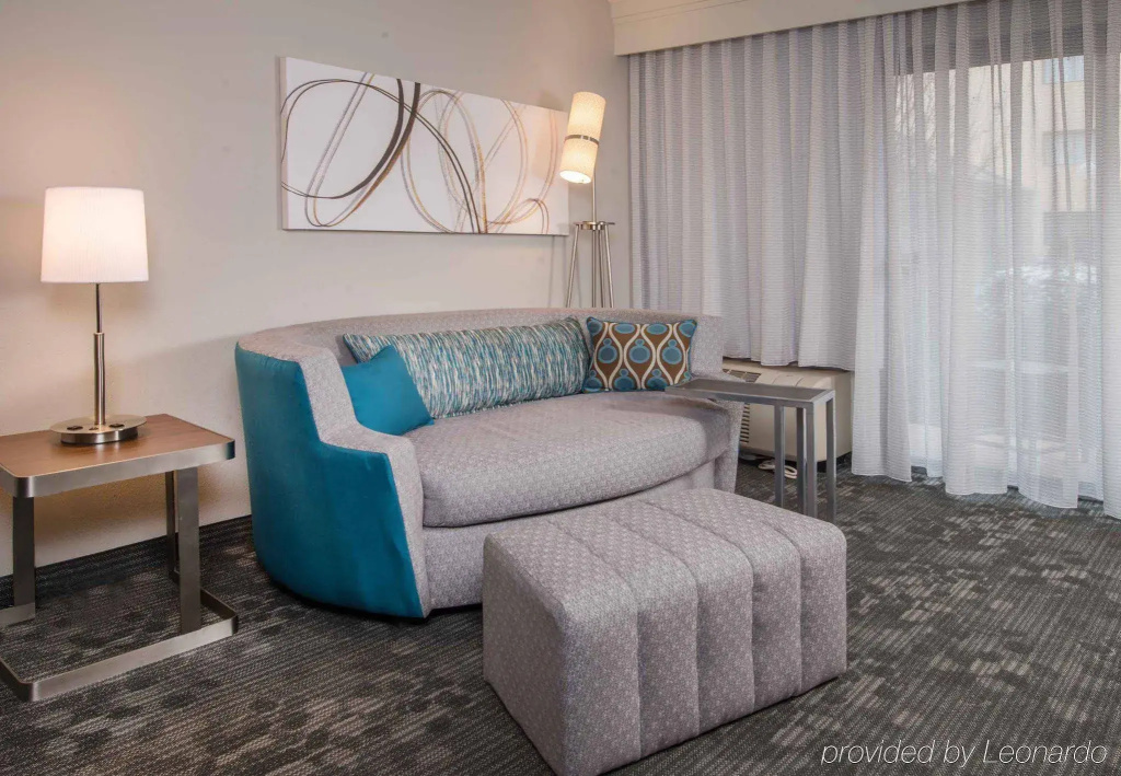 Courtyard by Marriott Fairfax Fair Oaks
