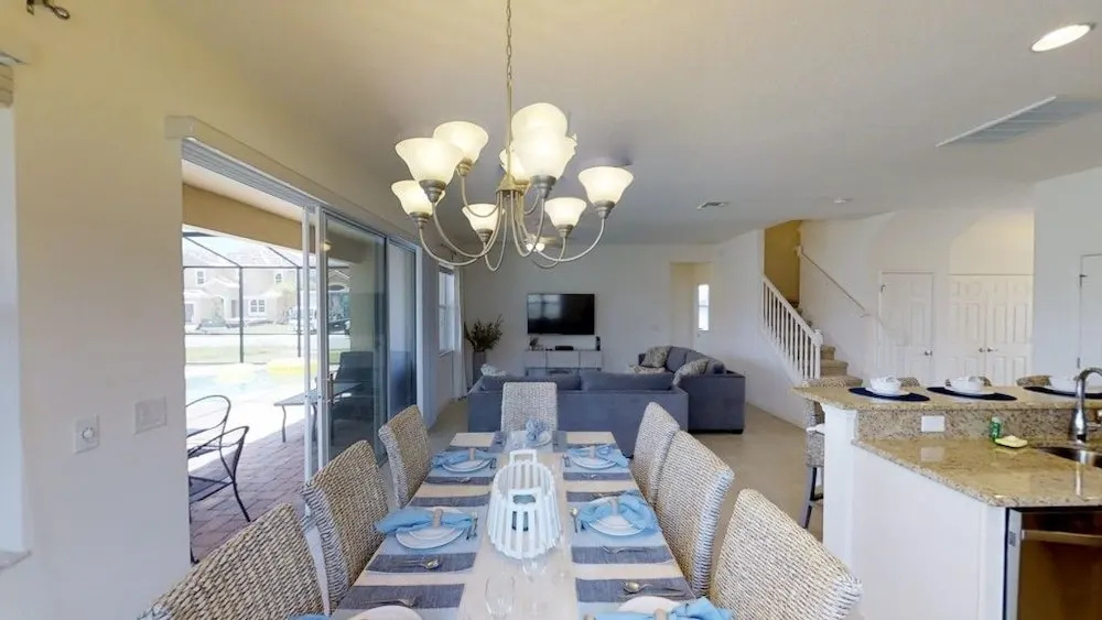 ACO Premium - 7 Bd with south facing pool (1722)