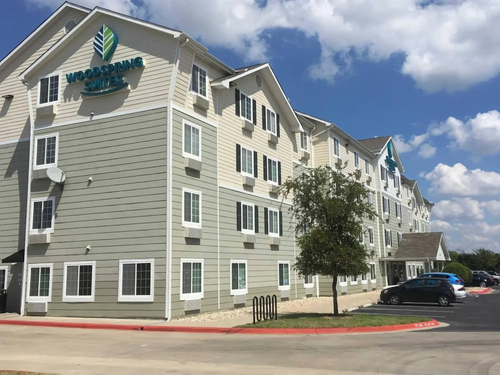 WoodSpring Suites Louisville Southeast