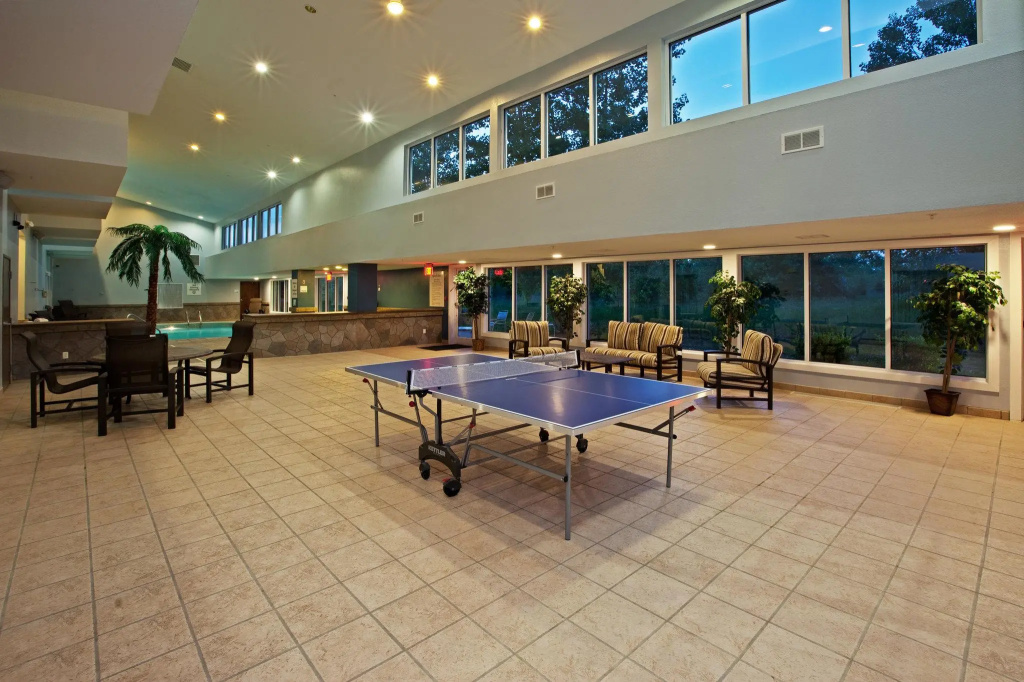 Holiday Inn Express Hotel & Suites Bedford by IHG