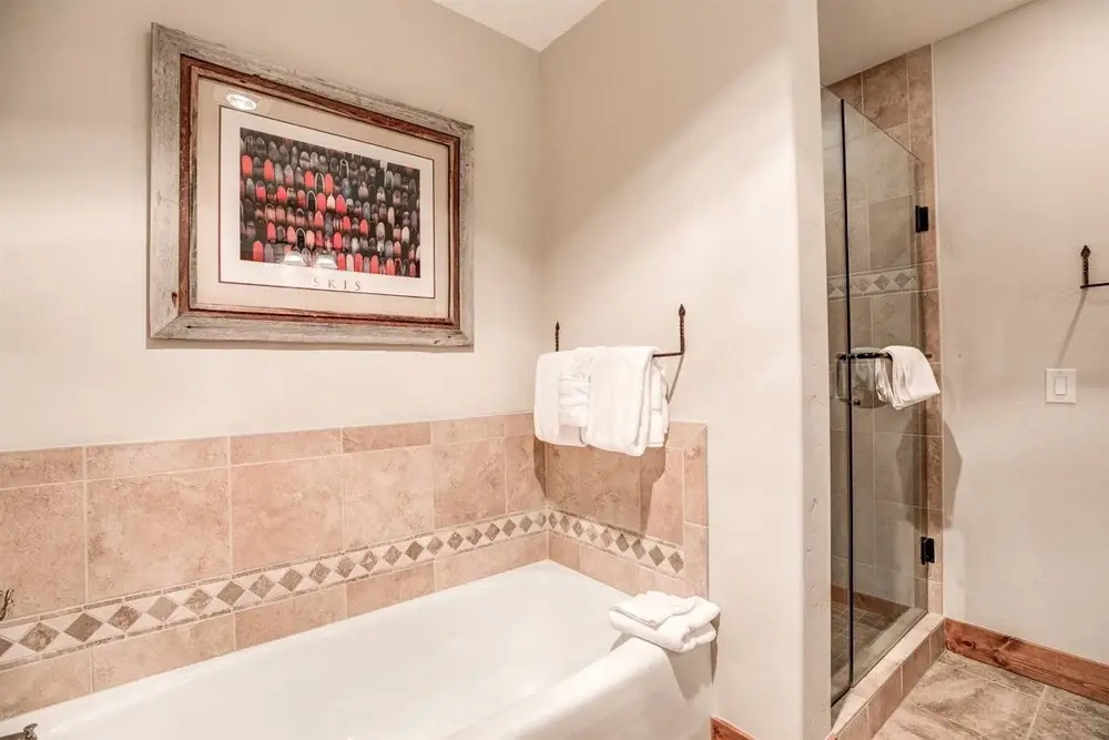 Ski-in 2 Bedroom Townhome at Mountain Thunder