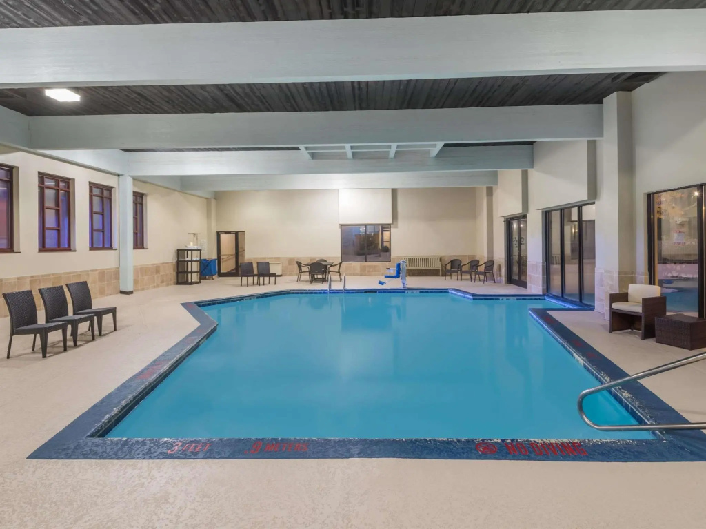 Delta Hotels by Marriott Cincinnati Sharonville