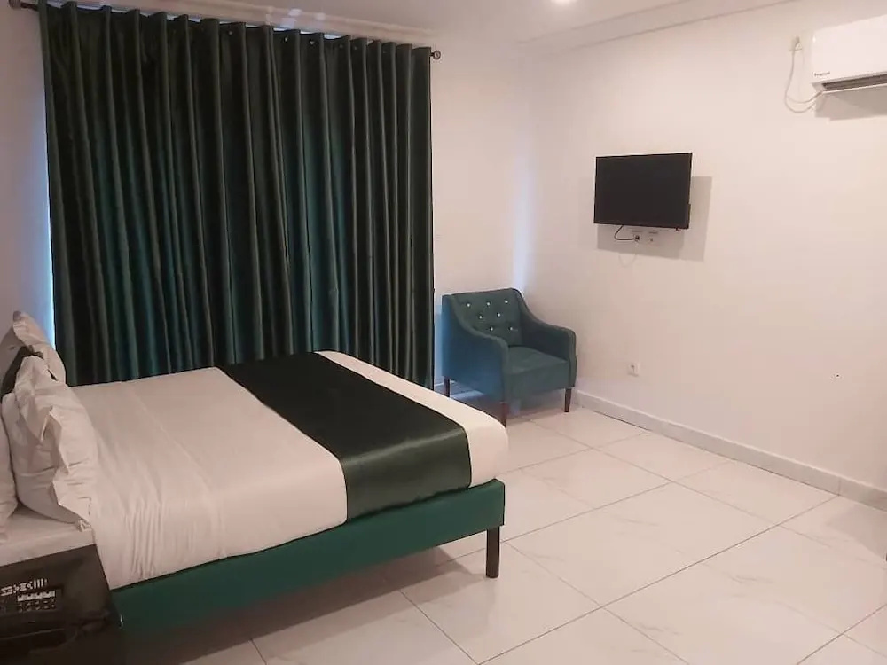 Goshen-Ra Hotel