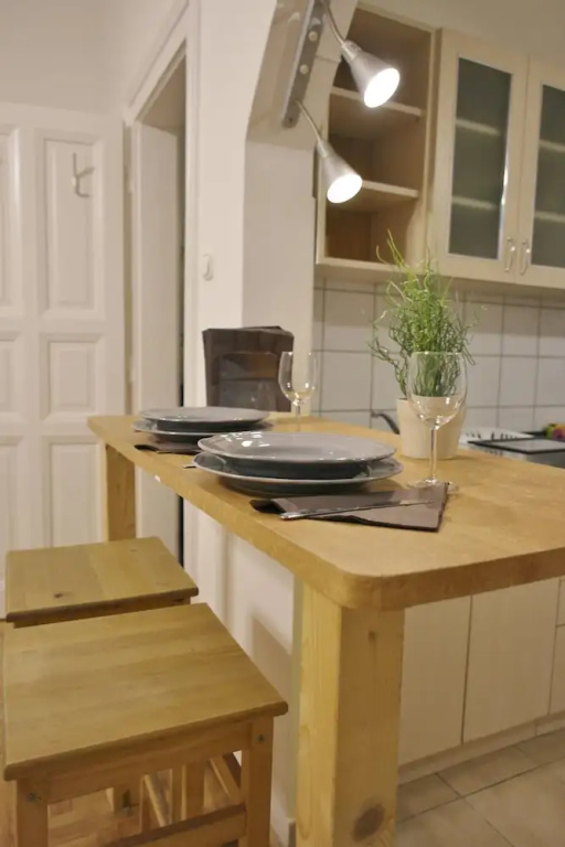 Budget Apartment by Hi5 - Hold Street