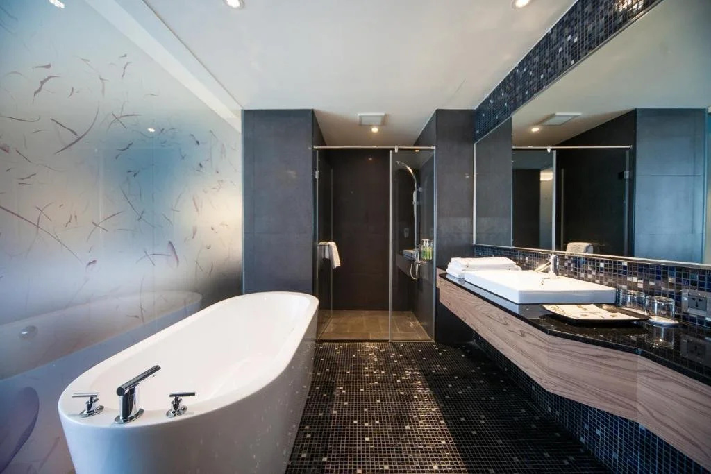 Grand Crystal Hotel
