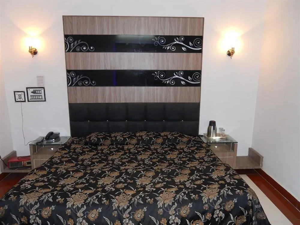 Hotel Goverdhan Palace