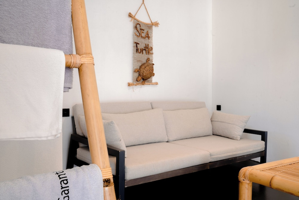 Lilium Rooms
