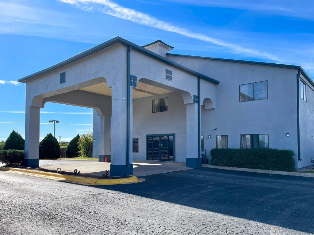 Econo Lodge Inn & Suites Sweetwater I-20