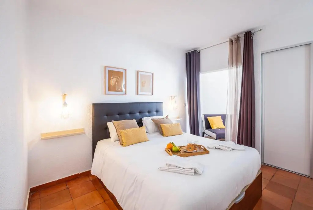 #065 Vila Magna Flat with Pool by Home Holidays