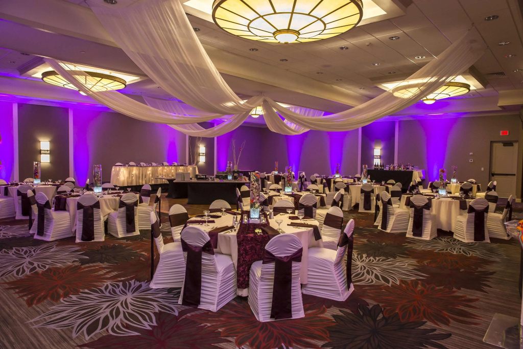 DoubleTree by Hilton Pittsburgh-Green Tree