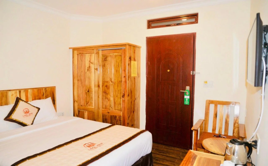 Lakeview Hotel