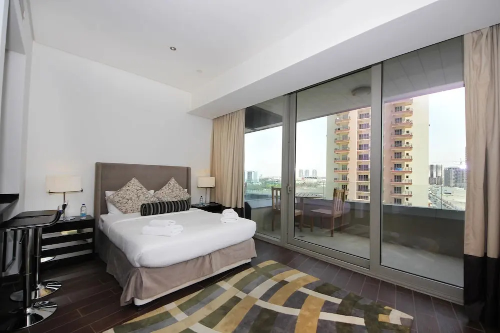 Signature Holiday Home - Matrix Tower