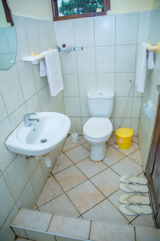 Saadani Tourist Center - Hostel
