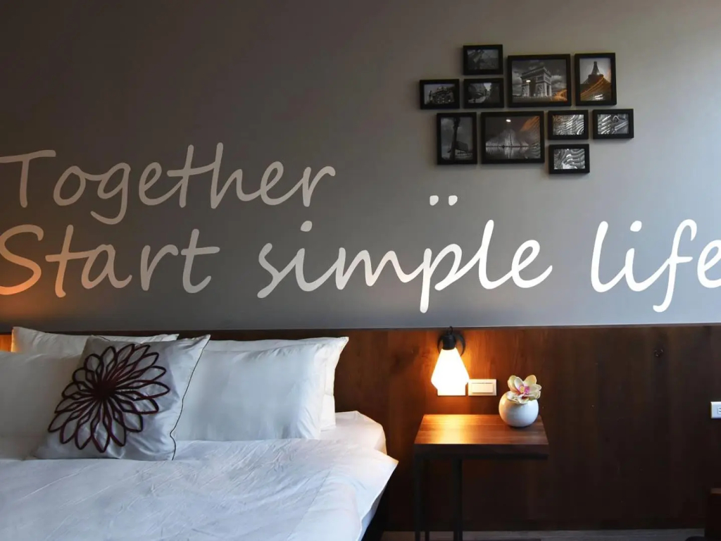 Simple Life Room