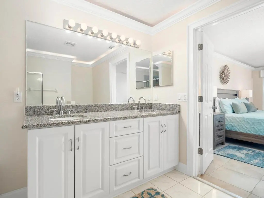 Complete SeaRenity, 4 BRs, Private Pool, Walk to Beach, Sleeps 8
