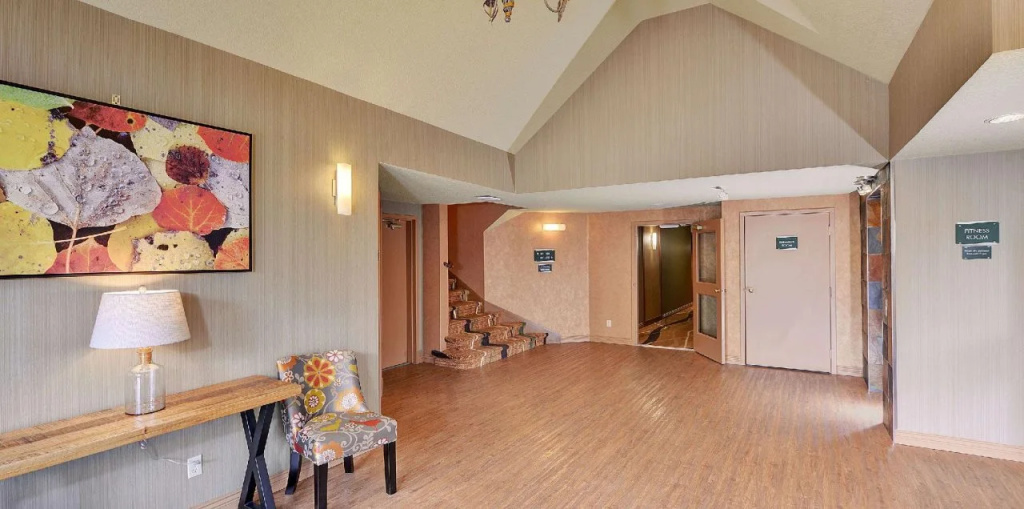 Best Western Plus Emerald Isle Hotel