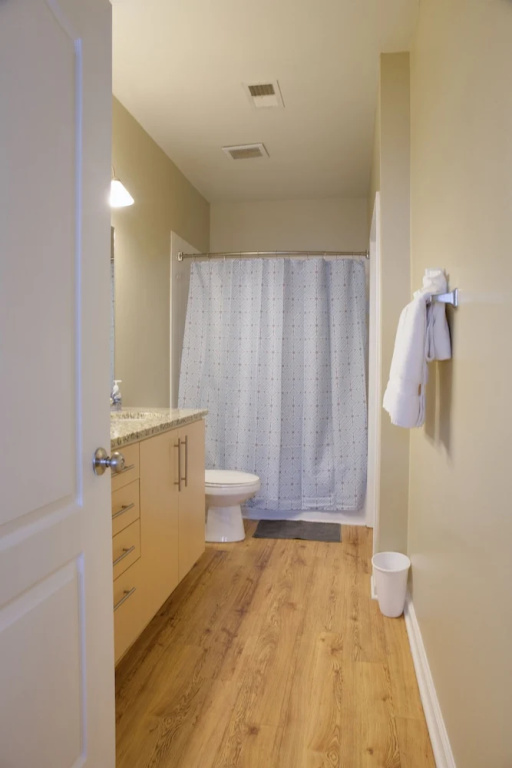 Southend 1 BR Apt with Parking by Frontdesk
