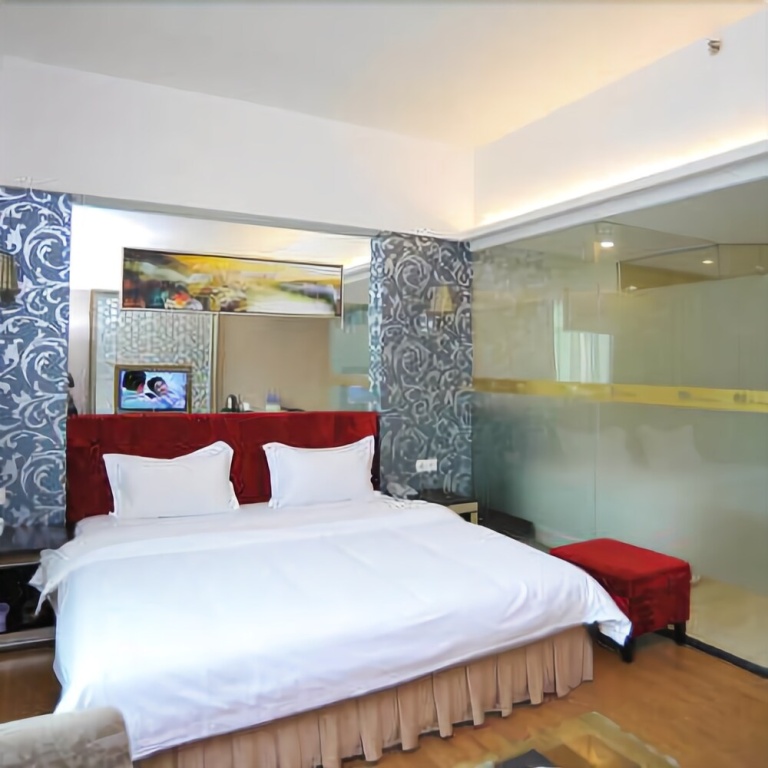 Only Hotel
