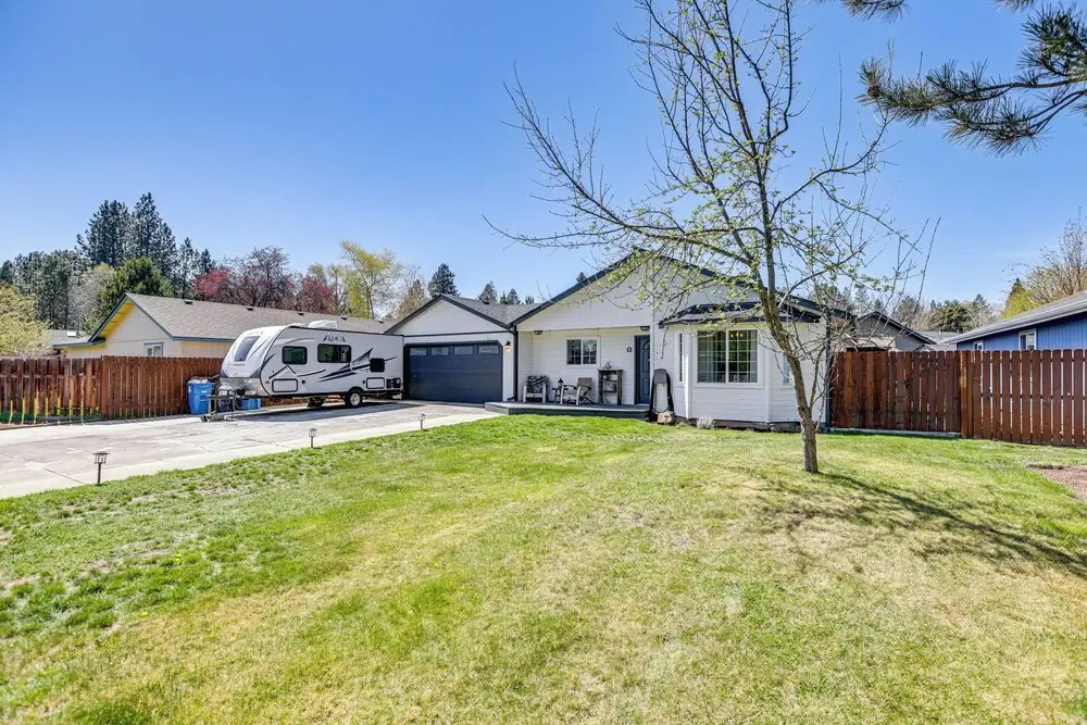 Family-friendly Home w/ Fire Pit in Bend!