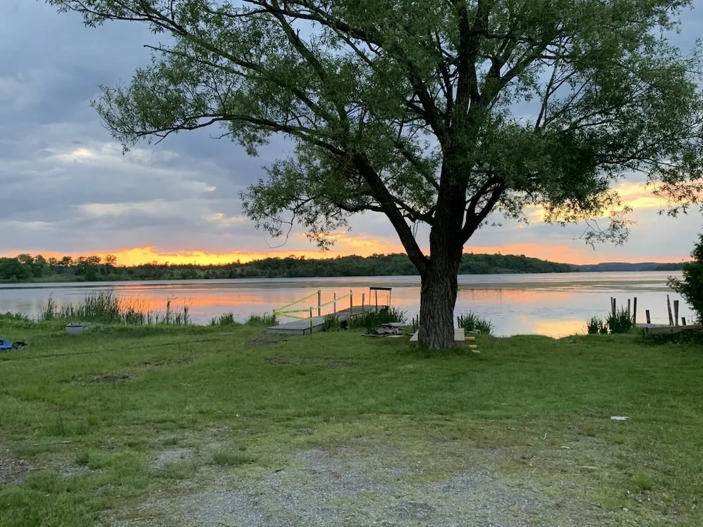 5 Bedroom Cottage at Rice Lake