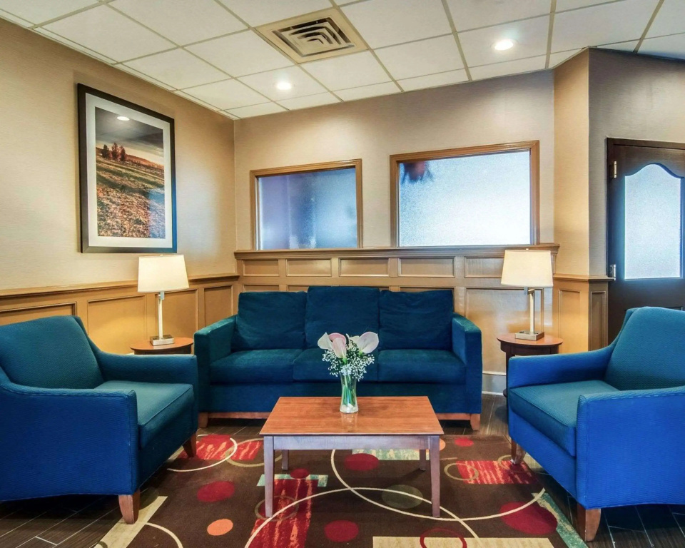 Comfort Inn & Suites Raphine - Lexington near I-81 and I-64