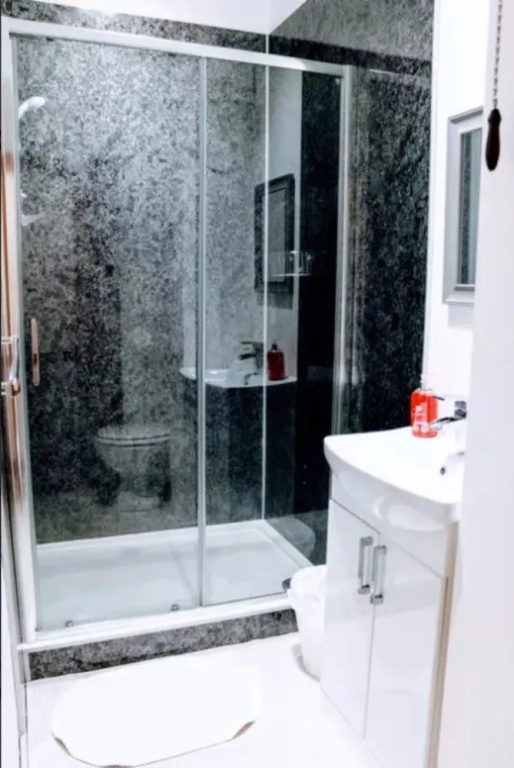 1 Bedroom Apartment Near The Old Town