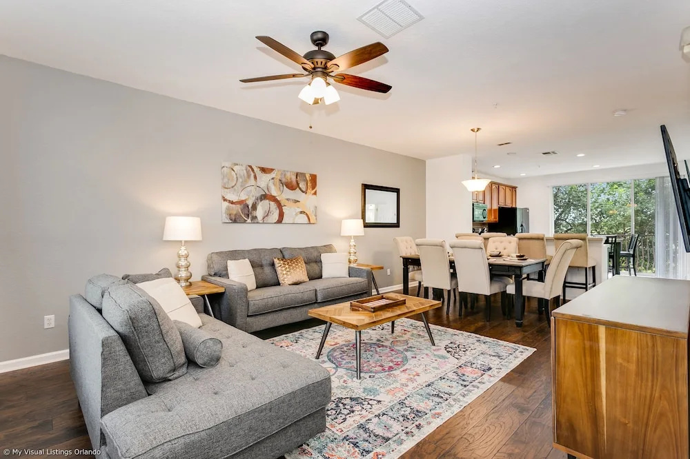 NEW Tastefully Designed Town Home. Close to Attractions, Steps From Convention Center! 3br/3ba #3vc138