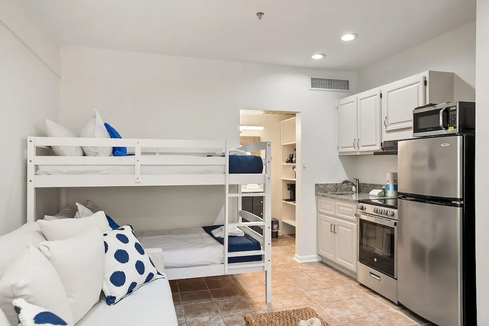514 Sunsuite