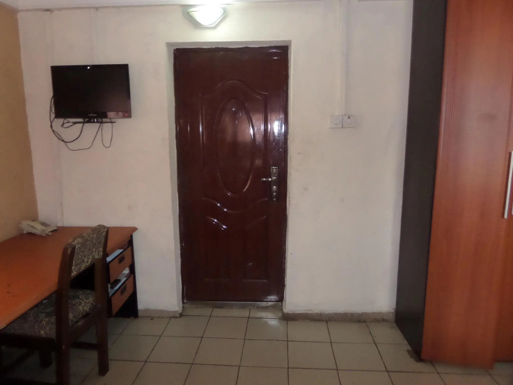 Maxton Suites Magodo