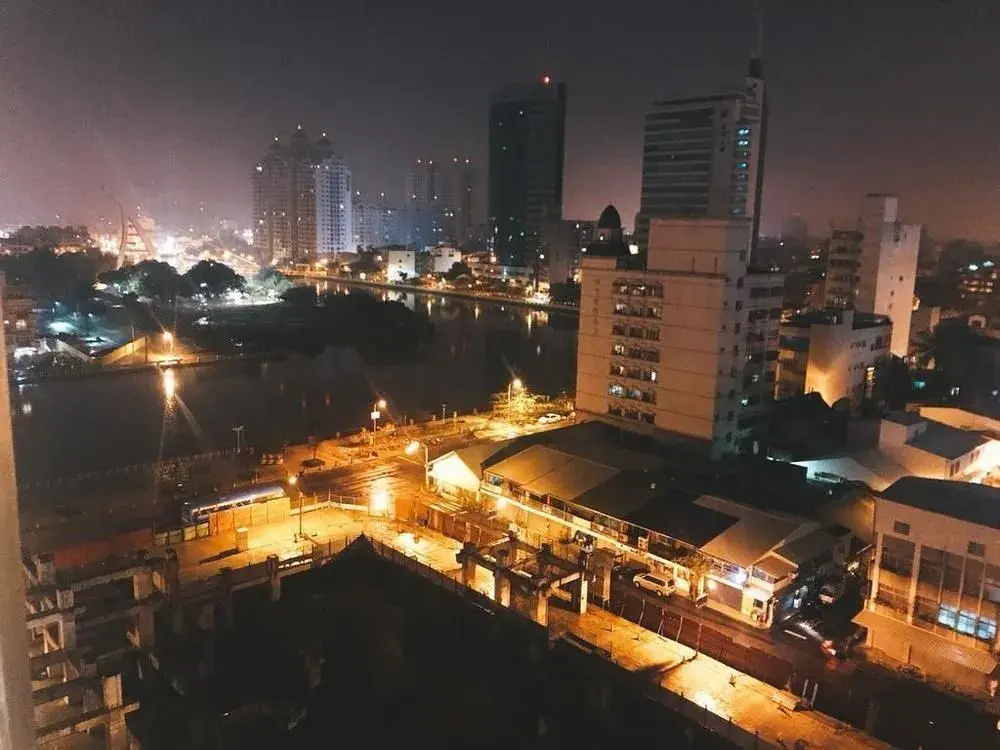 Long LuHotel