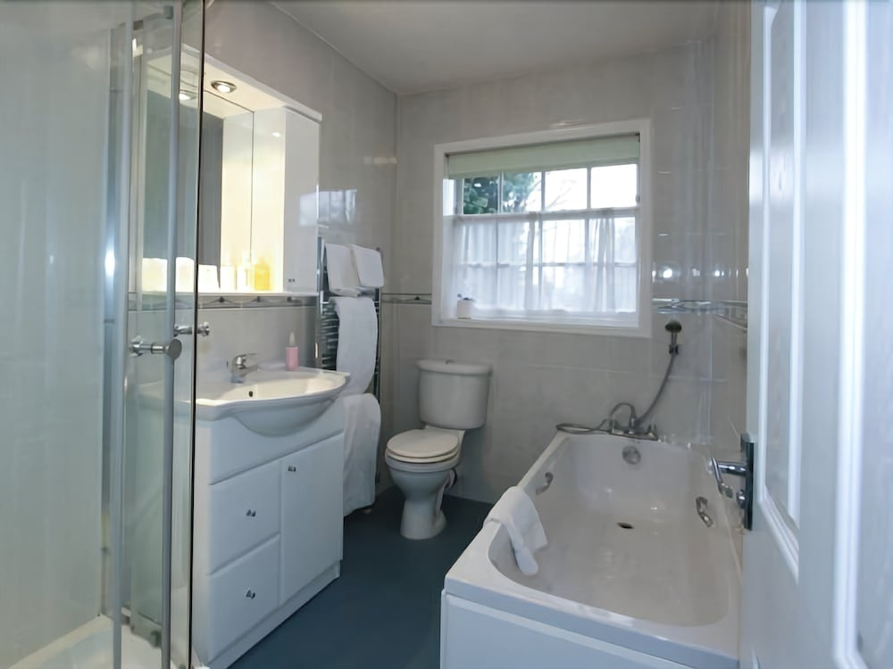 Lydney House - Guest house