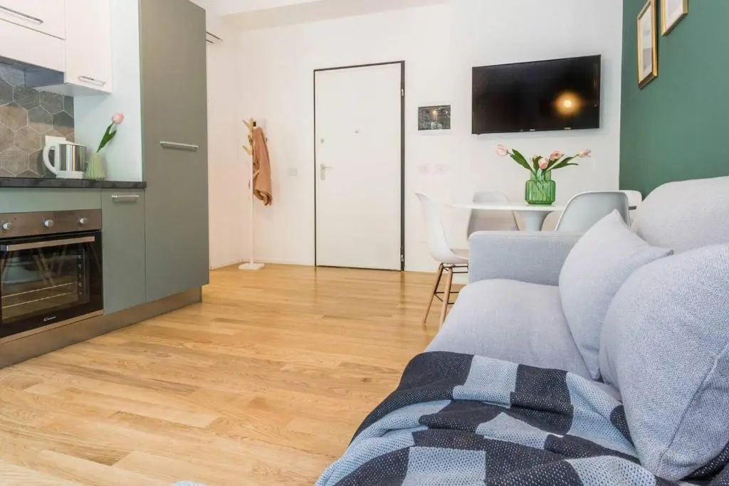 ALTIDO Fresh Family Apt for 5 near City Life