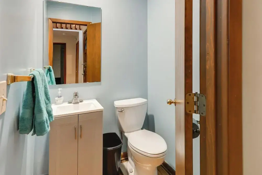 4 Mi to Dtwn Loveland: Private Retreat w/ Decks