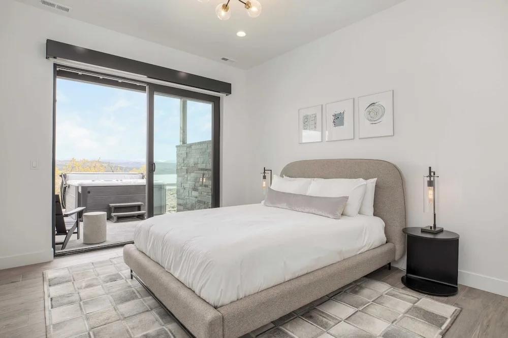 Mountain Lover by Avantstay Luxe Escape w/ Views Hot Tub, Gym, Movie Theater
