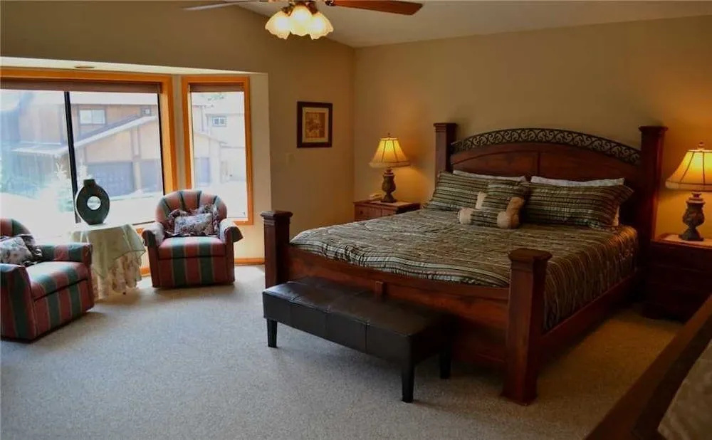 1664 Venice - 4 Br Home