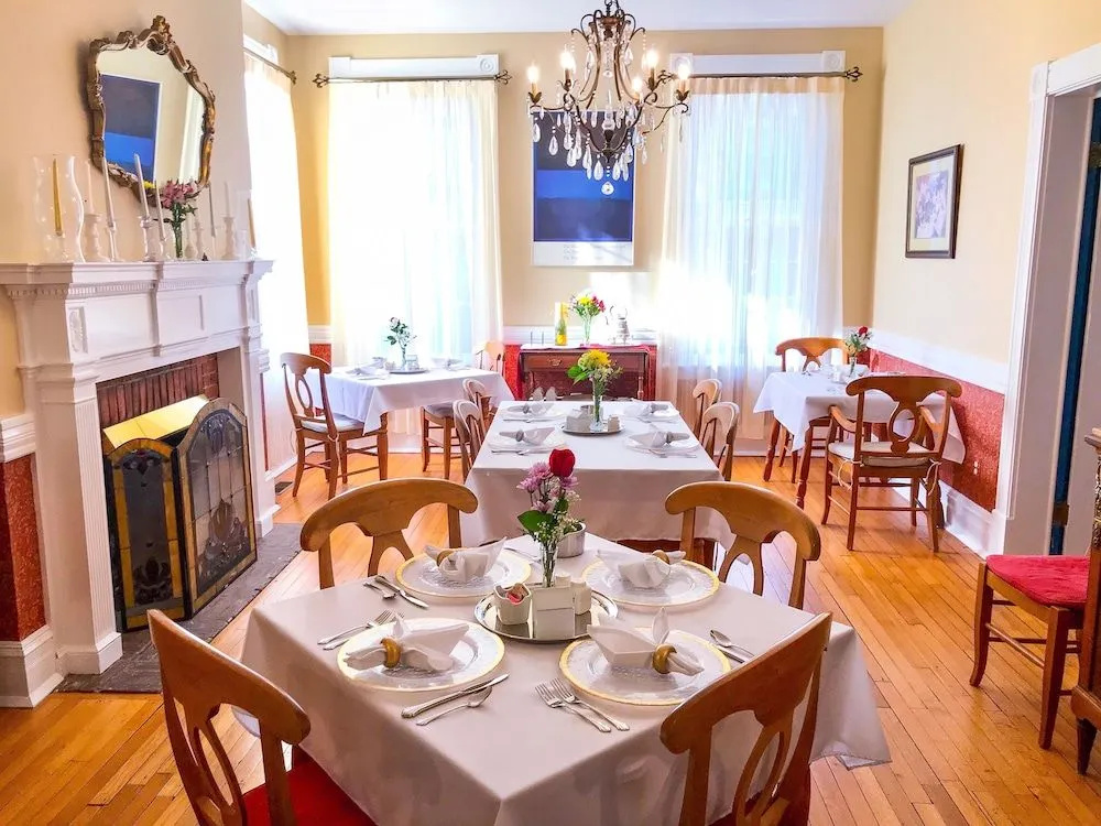 Hummingbird Inn