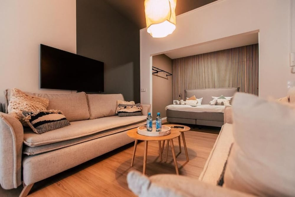 Luga Homes - Augustusplatz
