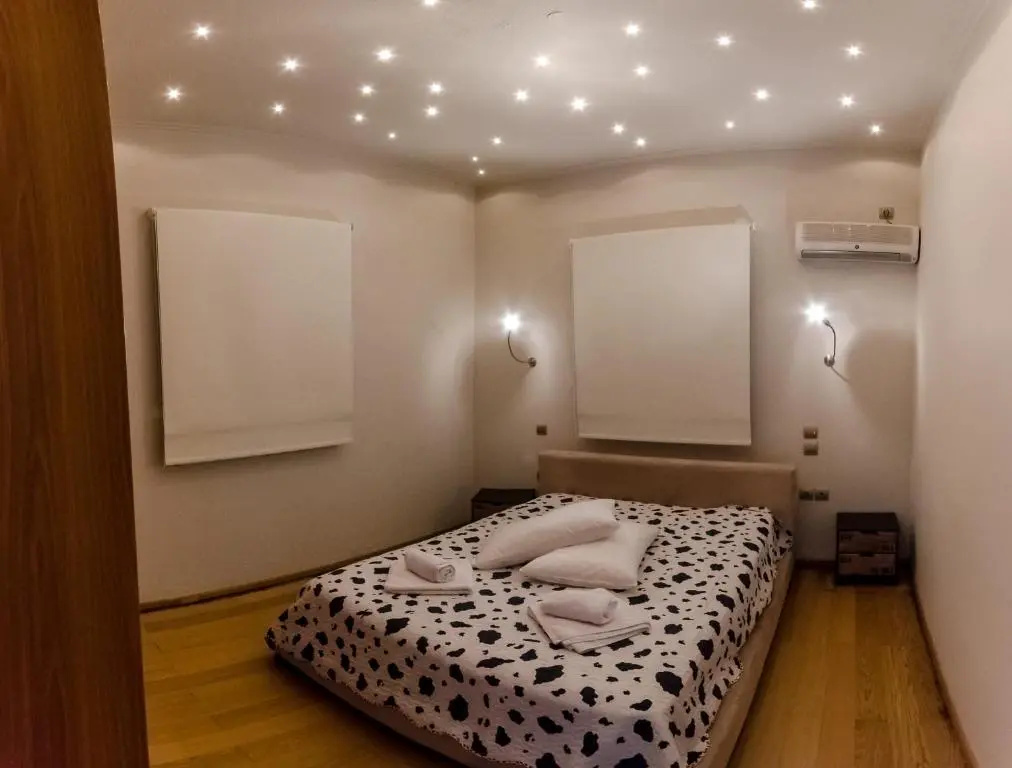 Glyfada  Aquarius Big Garden Villa